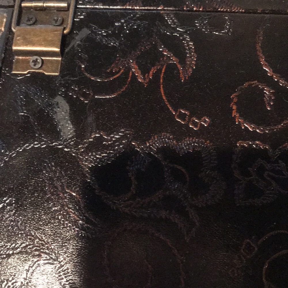 Small Chest - Picture 9 of 16